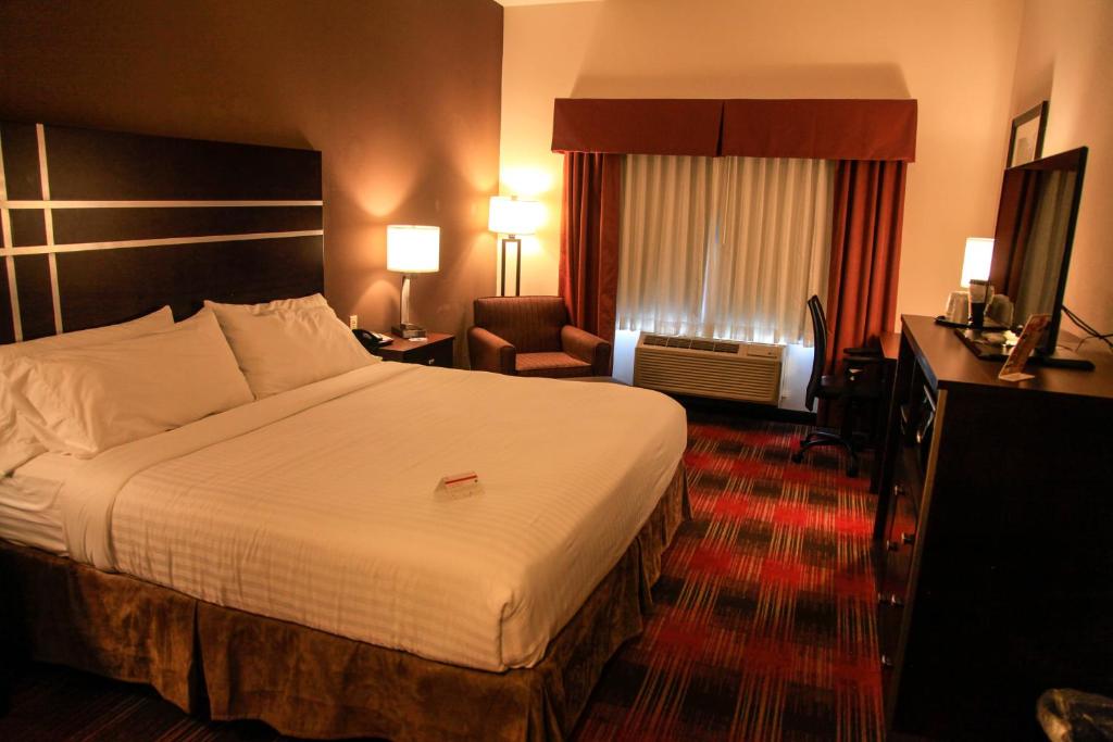 Holiday Inn Express & Suites Cumberland - La Vale by IHG - Kamer Met Kingsize Bed - Toegankelijk Voor Gehoor