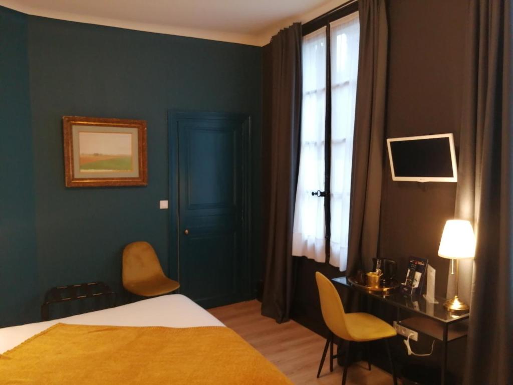 Hotel Du Cygne Tours - Triple Room Only Accessible By Stairs