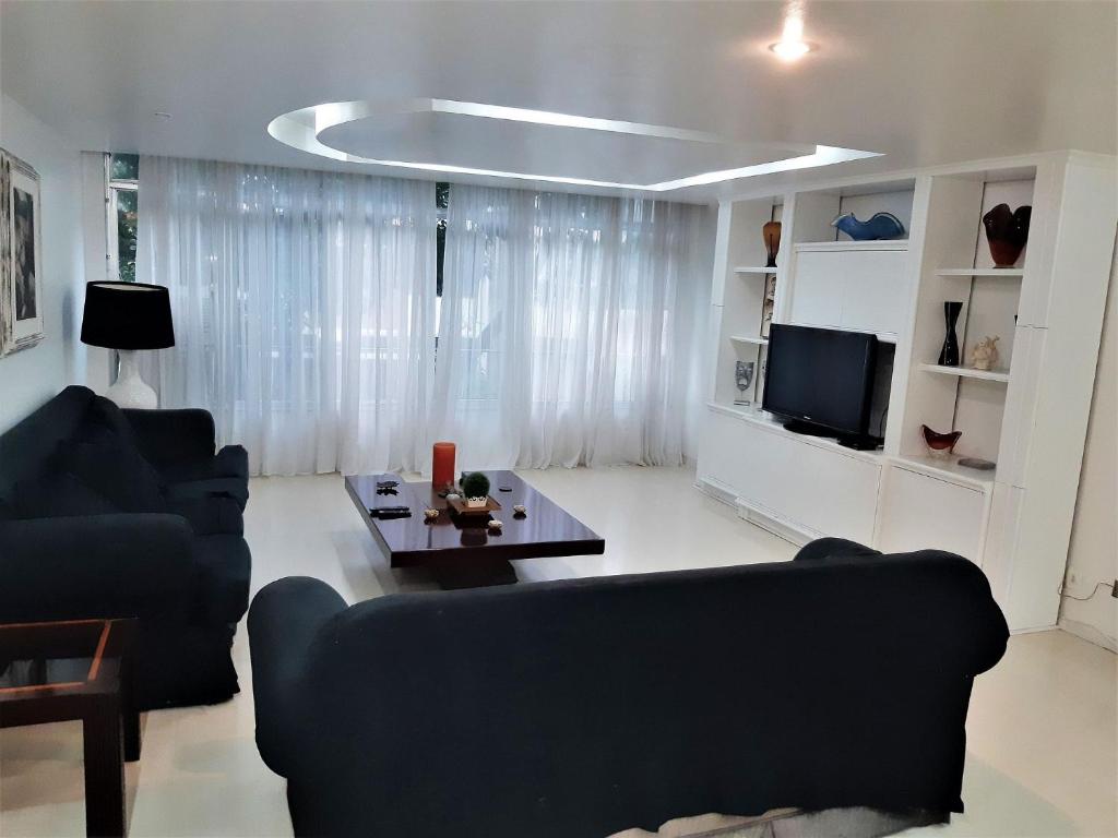  Apartamento para 6 pessoas a 1 quadra da praia deo Leblon
