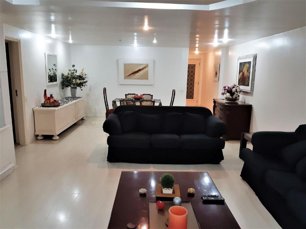  Apartamento para 6 pessoas a 1 quadra da praia deo Leblon