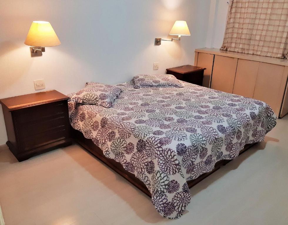  Apartamento para 6 pessoas a 1 quadra da praia deo Leblon
