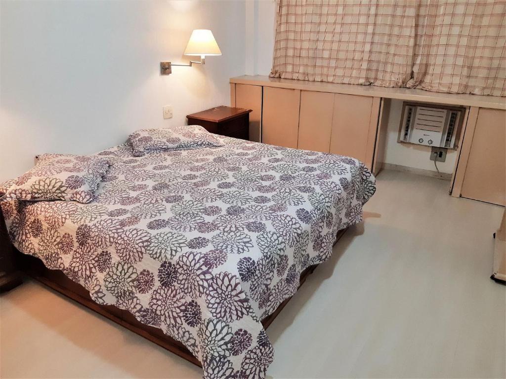  Apartamento para 6 pessoas a 1 quadra da praia deo Leblon