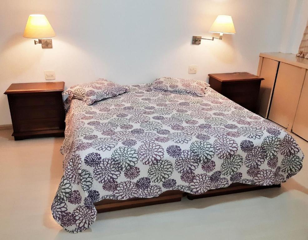  Apartamento para 6 pessoas a 1 quadra da praia deo Leblon
