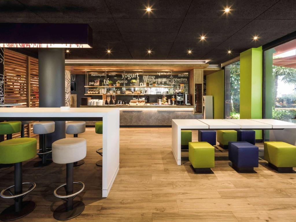 Ibis Budget Málaga Aeropuerto Avenida de Velazquez, Málaga ...