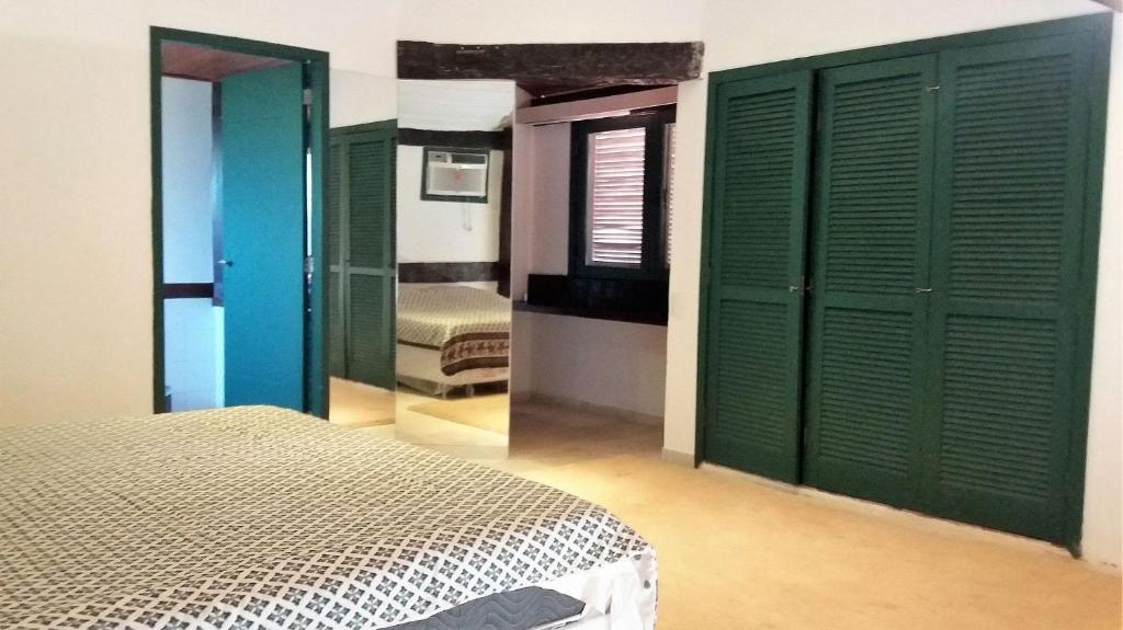  Ótima casa em condomínio fechado a poucos passos da praia