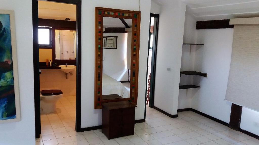  Ótima casa em condomínio fechado a poucos passos da praia