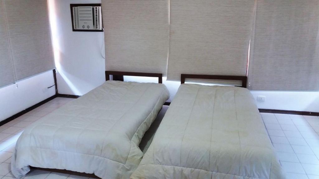  Ótima casa em condomínio fechado a poucos passos da praia