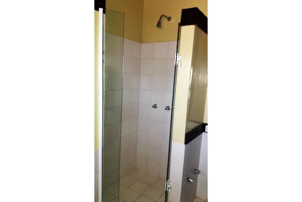  Ótima casa em condomínio fechado a poucos passos da praia