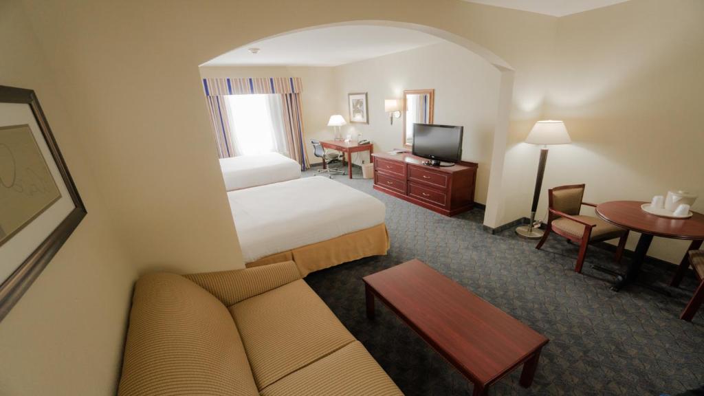Holiday Inn Express Hotel & Suites Pampa by IHG - Suite With Two Beds - Non-Smoking