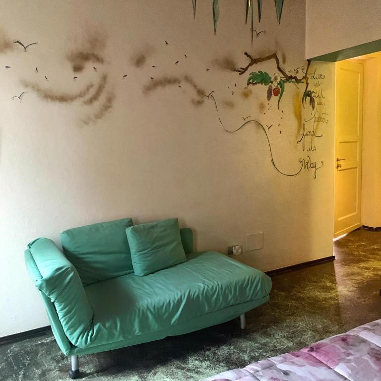 Część wypoczynkowa w obiekcie Cortiletto d'Alba camere con ristorante
