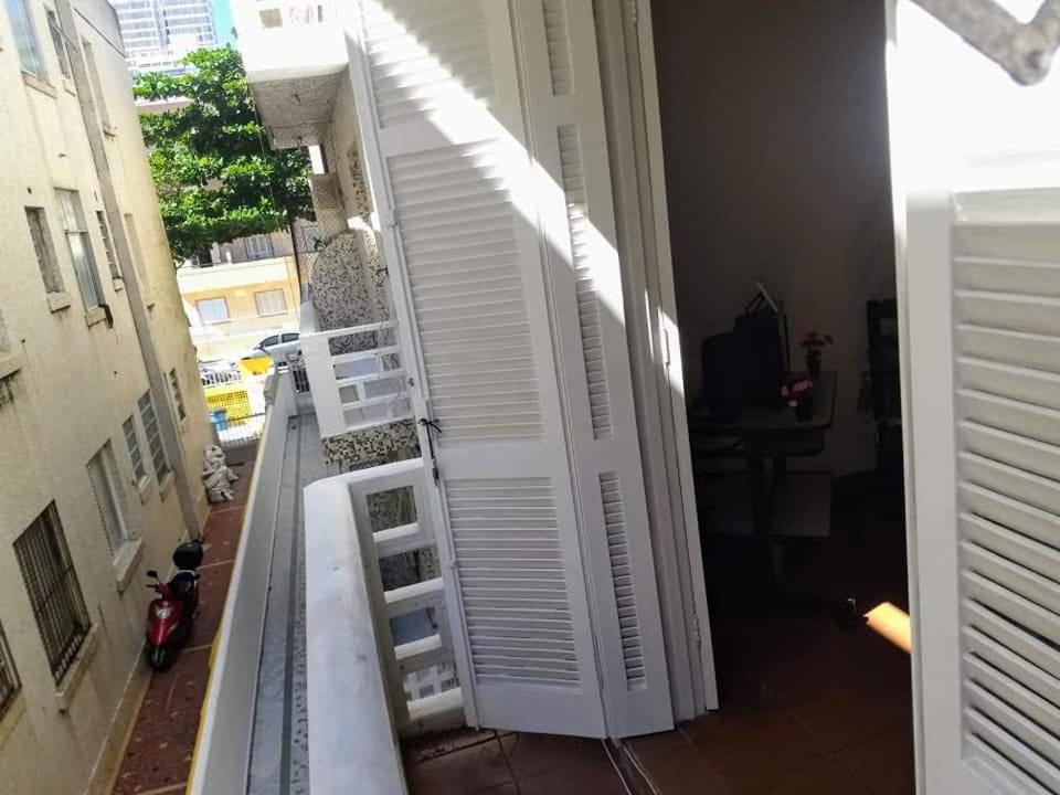  PRAIA GRANDE APARTAMENTO TEMPORADA com ar condicionado