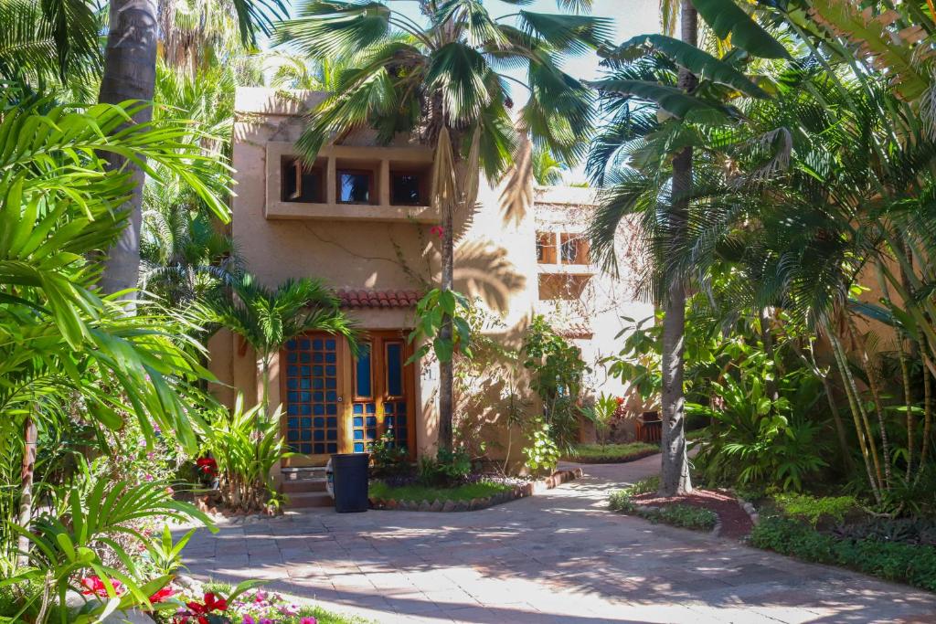 Giardino di Villas El Rancho Green Resort