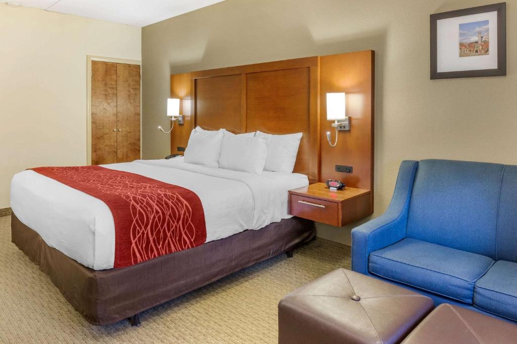 Comfort Inn Lancaster at Rockvale - King Room - Accessible/Non-Smoking