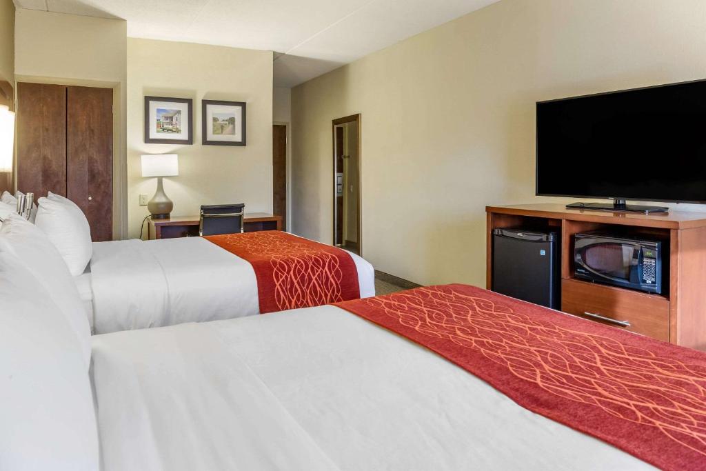 Comfort Inn Lancaster at Rockvale photo