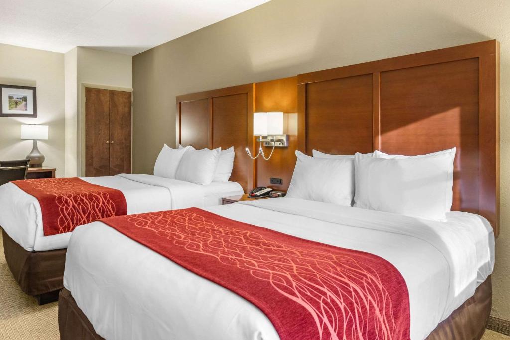 Comfort Inn Lancaster at Rockvale - Queen Room With Two Queen Beds - Non-Smoking