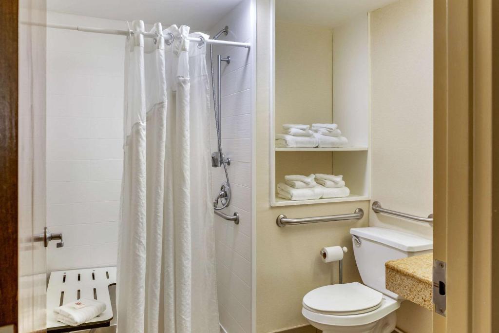 Comfort Inn Lancaster at Rockvale photo