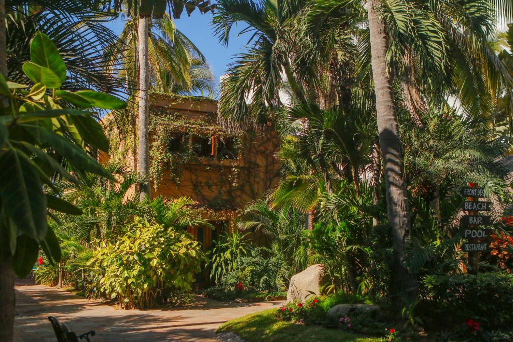 Giardino di Villas El Rancho Green Resort