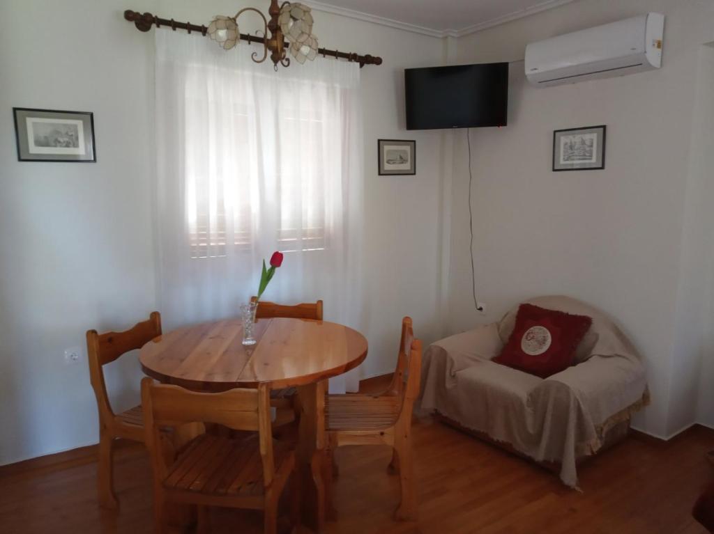 Posezení v ubytování Manousi 1- Ground floor