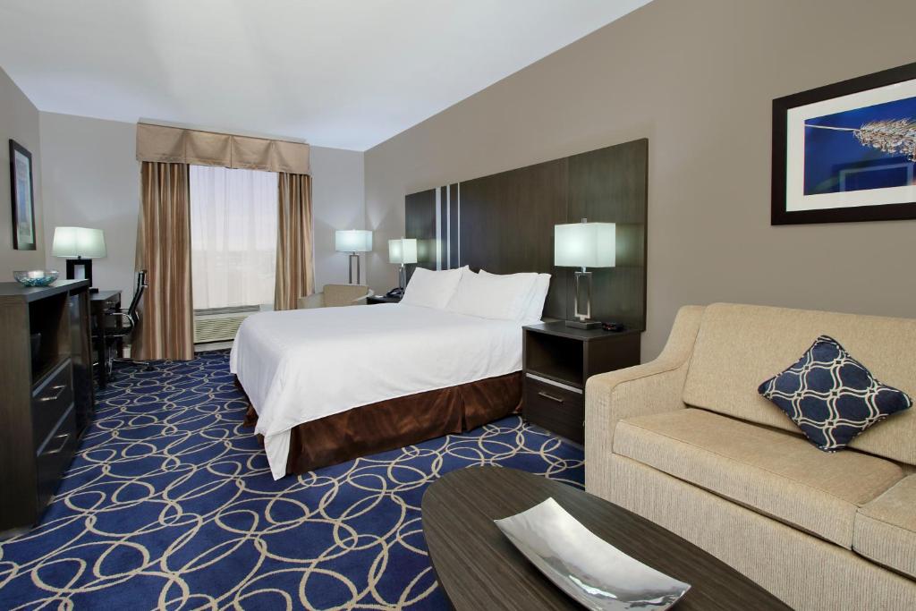 Holiday Inn Express and Suites Houston North - IAH Area, an IHG Hotel - 