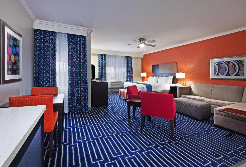 Holiday Inn Express & Suites Houston East by IHG - King Suite - No Fumadores