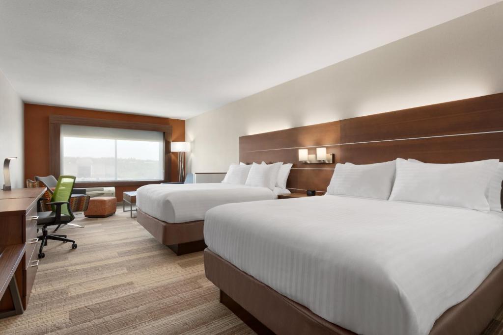 Holiday Inn Express & Suites Duluth North - Miller Hill by IHG photo