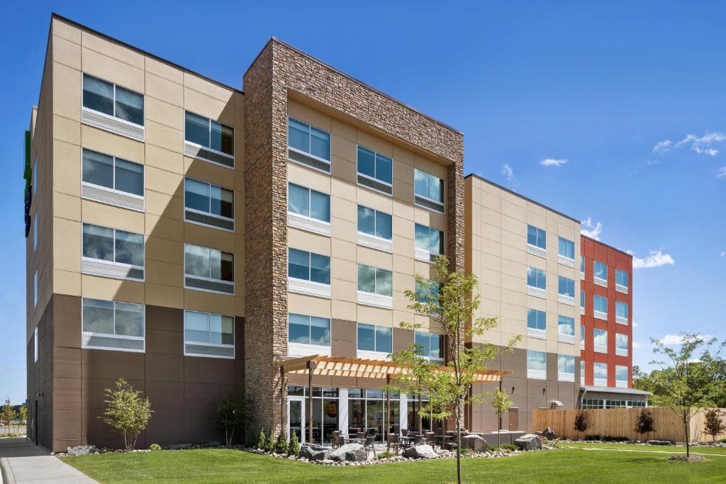 Holiday Inn Express & Suites Duluth North - Miller Hill by IHG photo