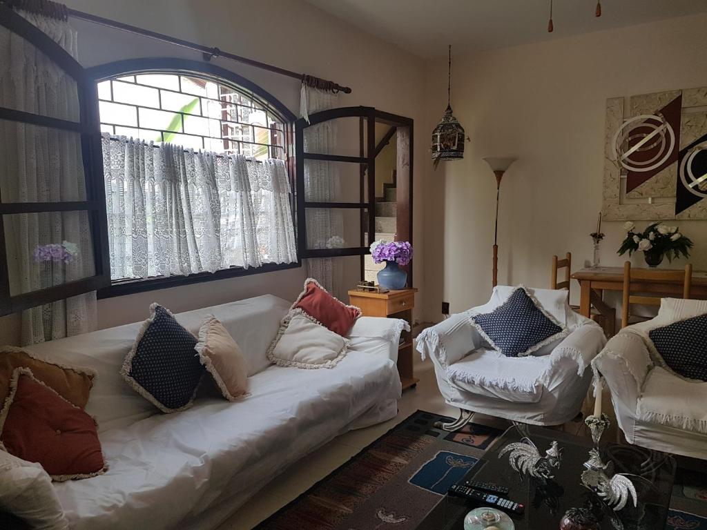  Casa com piscina no centro