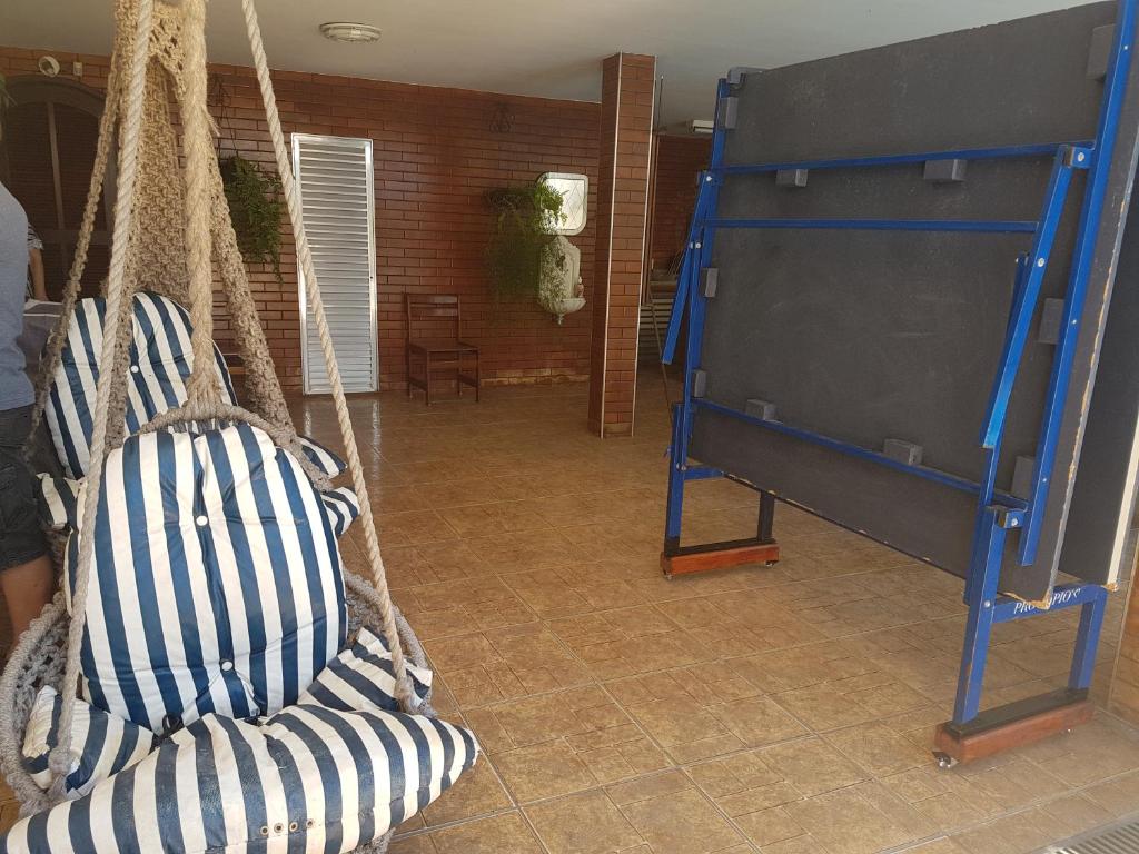  Casa com piscina no centro