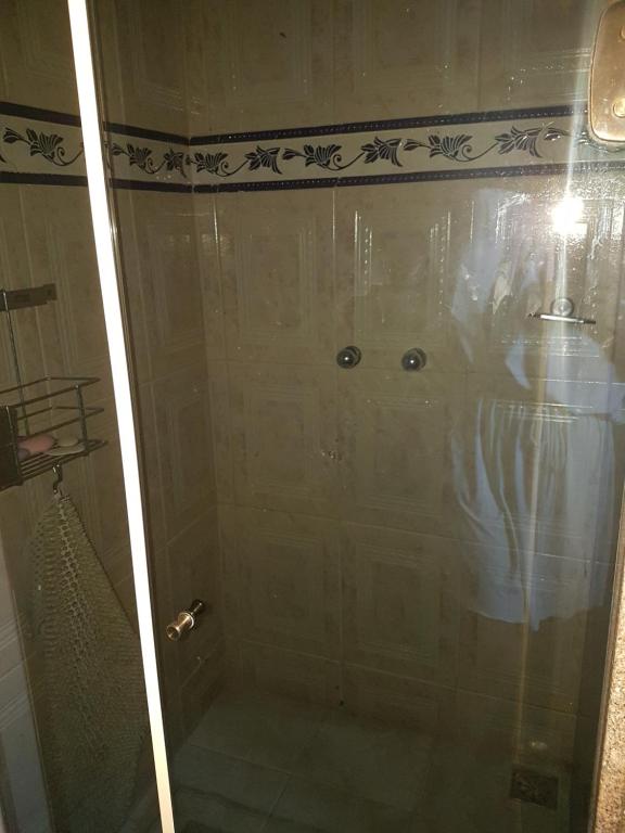  Casa com piscina no centro