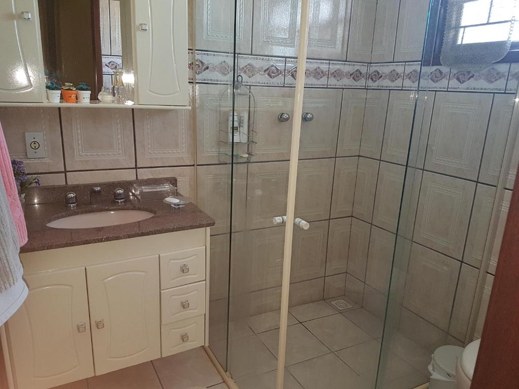  Casa com piscina no centro