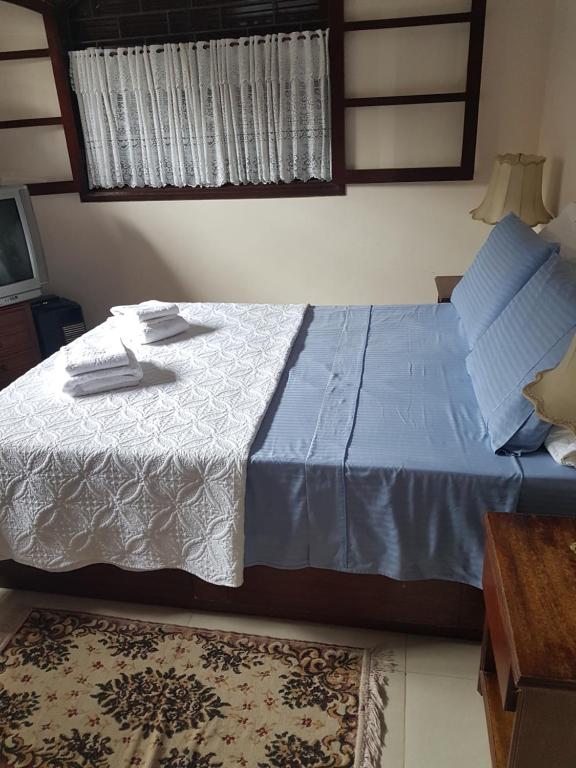  Casa com piscina no centro