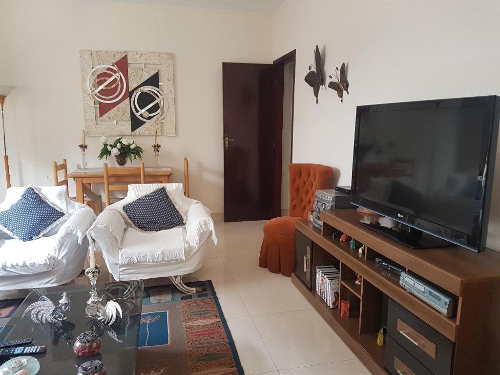  Casa com piscina no centro