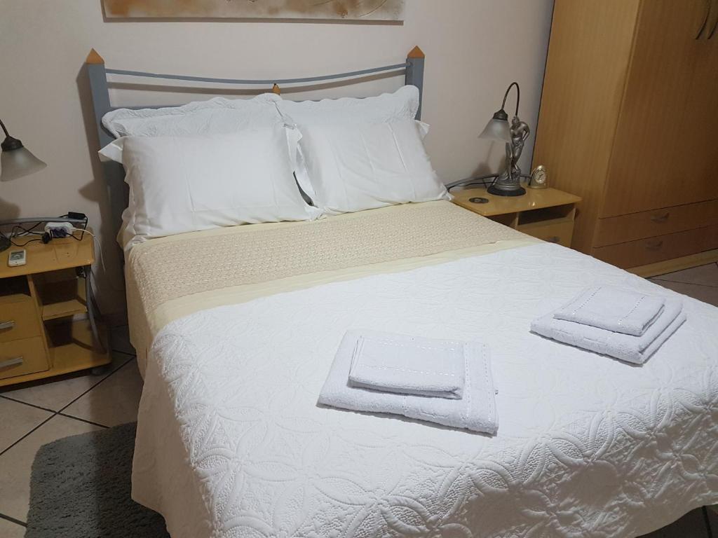  Casa com piscina no centro