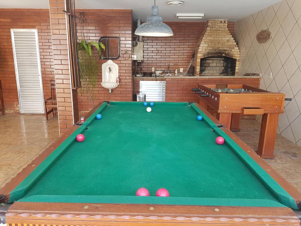  Casa com piscina no centro