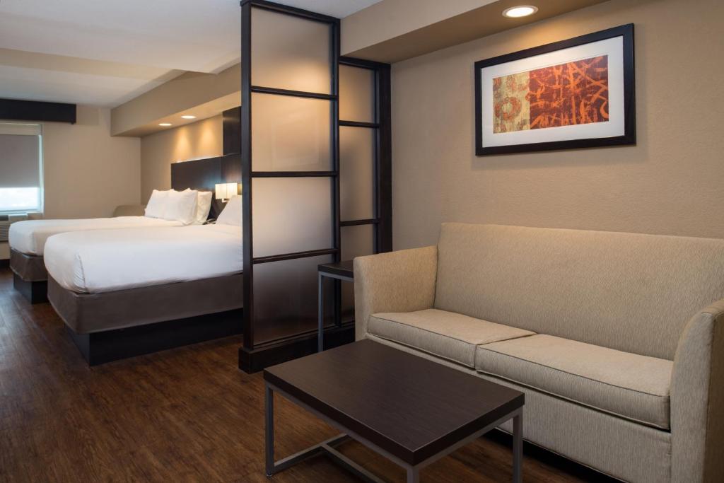 Holiday Inn Express & Suites San Antonio Medical Center North, an IHG Hotel - Suite - Mobilitätszugang/Hörbar