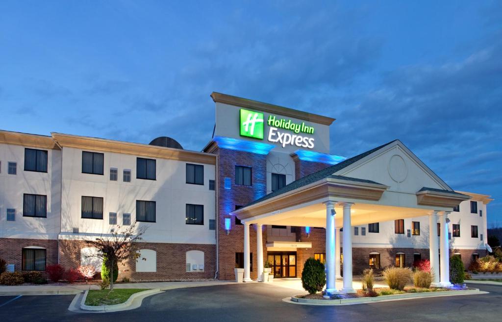 a hotel with a sign that reads holiday inn express at Holiday Inn Express Rolla, an IHG Hotel in Rolla