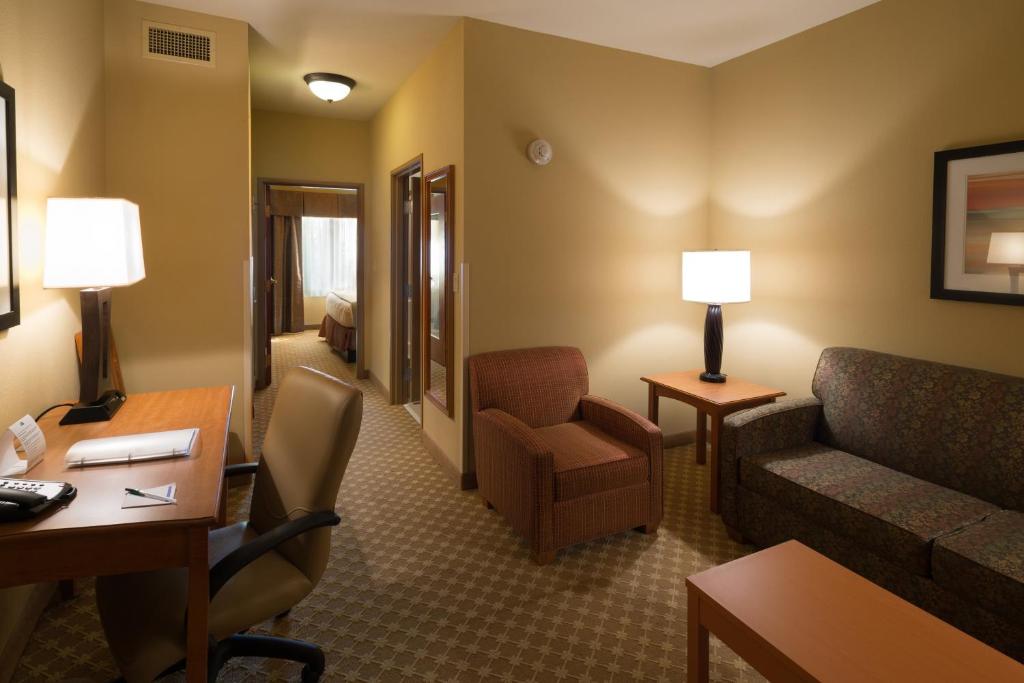 Holiday Inn Express Hotel & Suites Chicago West Roselle, an IHG Hotel - 
