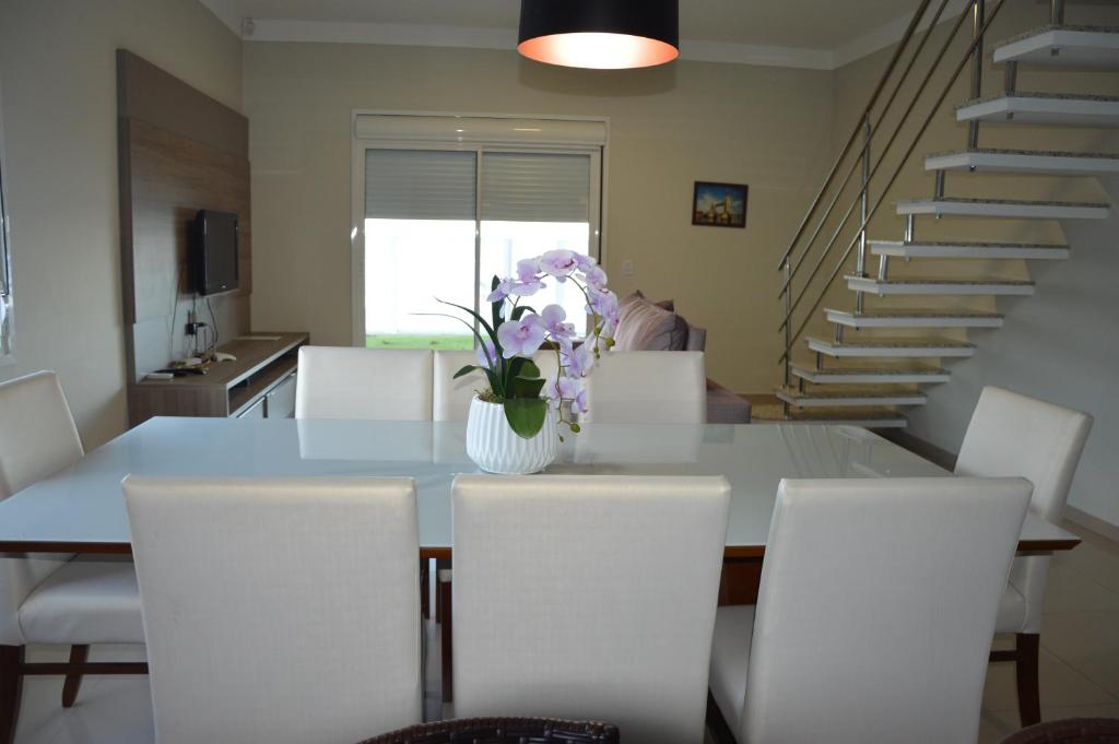  Belíssima Casa - Pé na areia - Bombinhas - Canto Grande