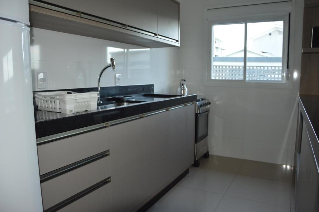  Belíssima Casa - Pé na areia - Bombinhas - Canto Grande