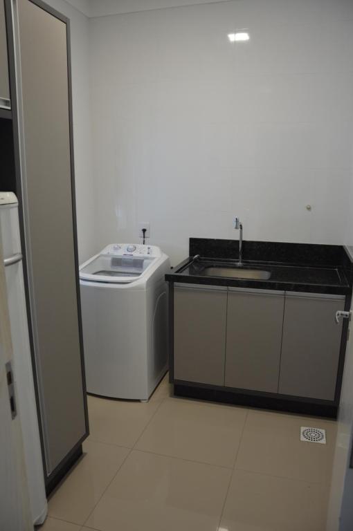  Belíssima Casa - Pé na areia - Bombinhas - Canto Grande