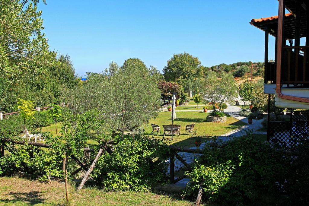 Zahrada ubytování Dionysus Apartments & Suites