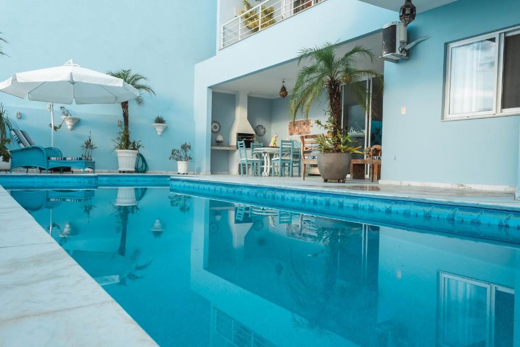  Casa charmosa em condomínio privado