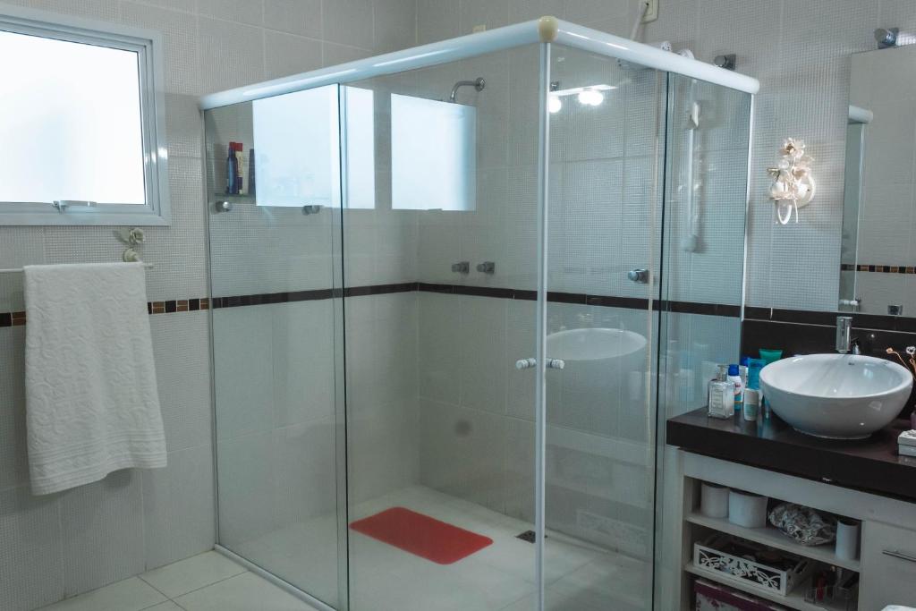  Casa charmosa em condomínio privado