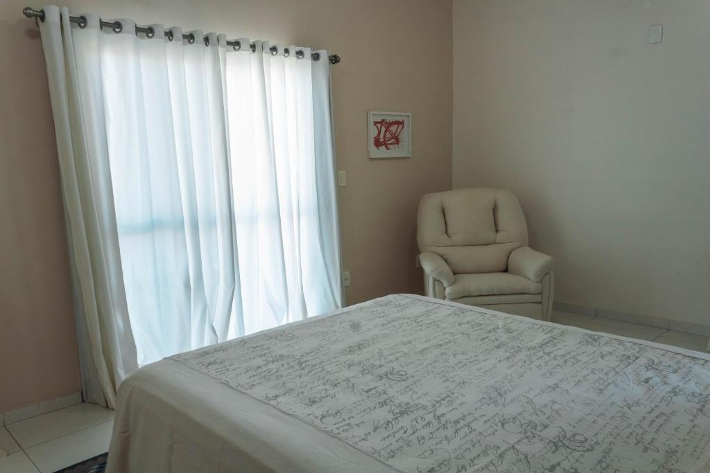  Casa charmosa em condomínio privado