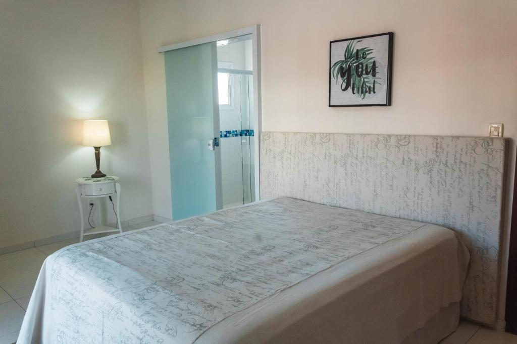  Casa charmosa em condomínio privado