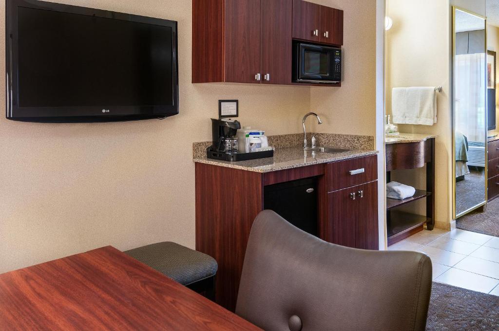 Holiday Inn Express & Suites Sandy - South Salt Lake City by IHG photo