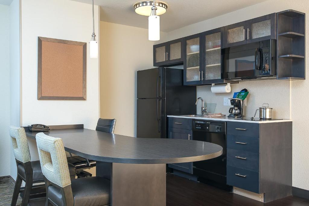 Candlewood Suites Bloomington by IHG photo