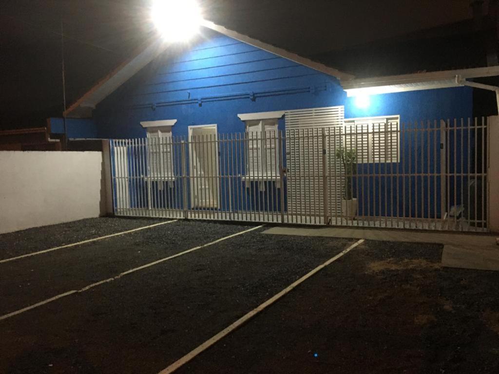  CASA COMPLETA COM 4 SUITES PARA ATE 12 PESSOAS.