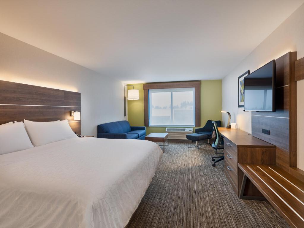 Postel nebo postele na pokoji v ubytování Holiday Inn Express & Suites Salem North - Keizer by IHG