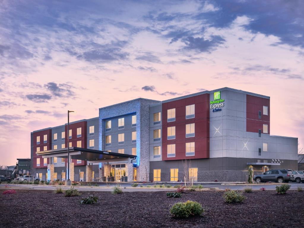 a rendering of a hotel in a parking lot at Holiday Inn Express & Suites Salem North - Keizer, an IHG Hotel in Keizer